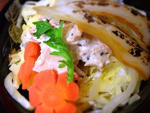 ツナと春キャベツのオツな生七味マヨ丼